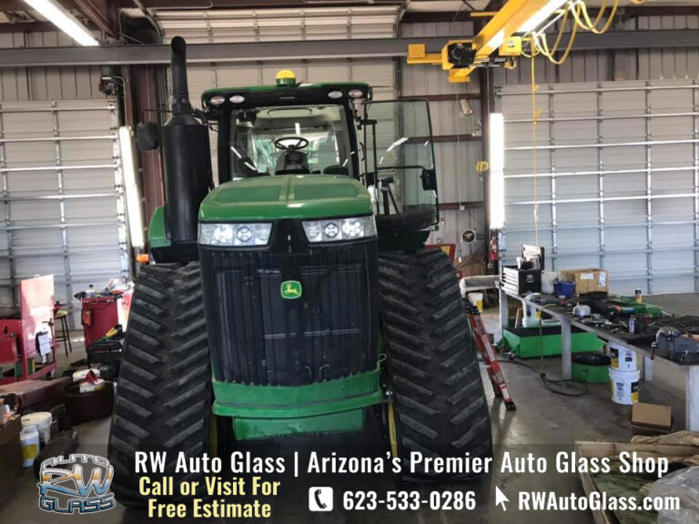 tractor auto glass repair 768x576
