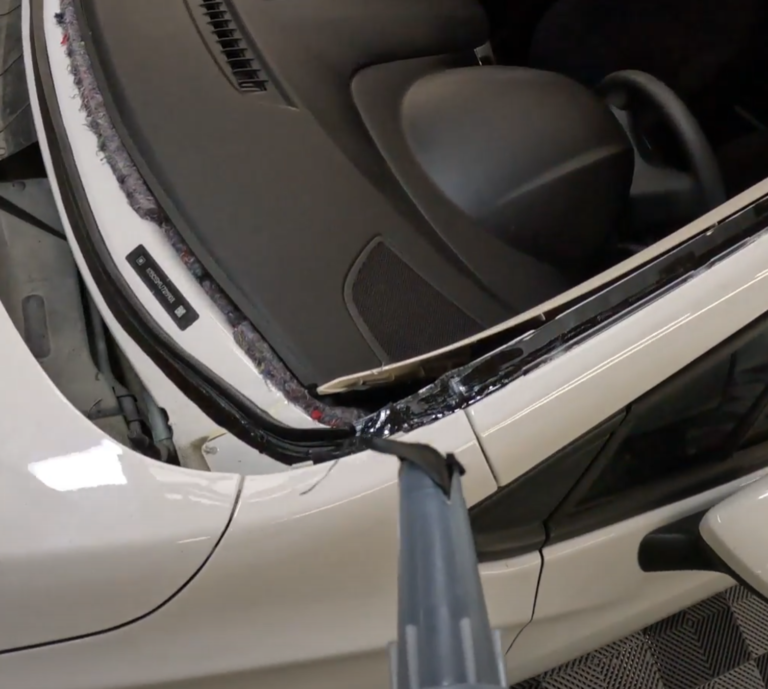 primed pinchweld 1 768x689